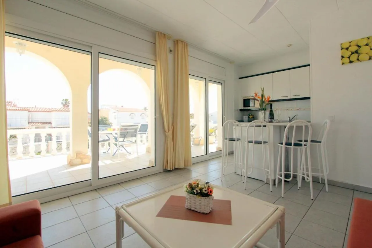 Leon Inmo Apartment Bella - 10412 Empuriabrava